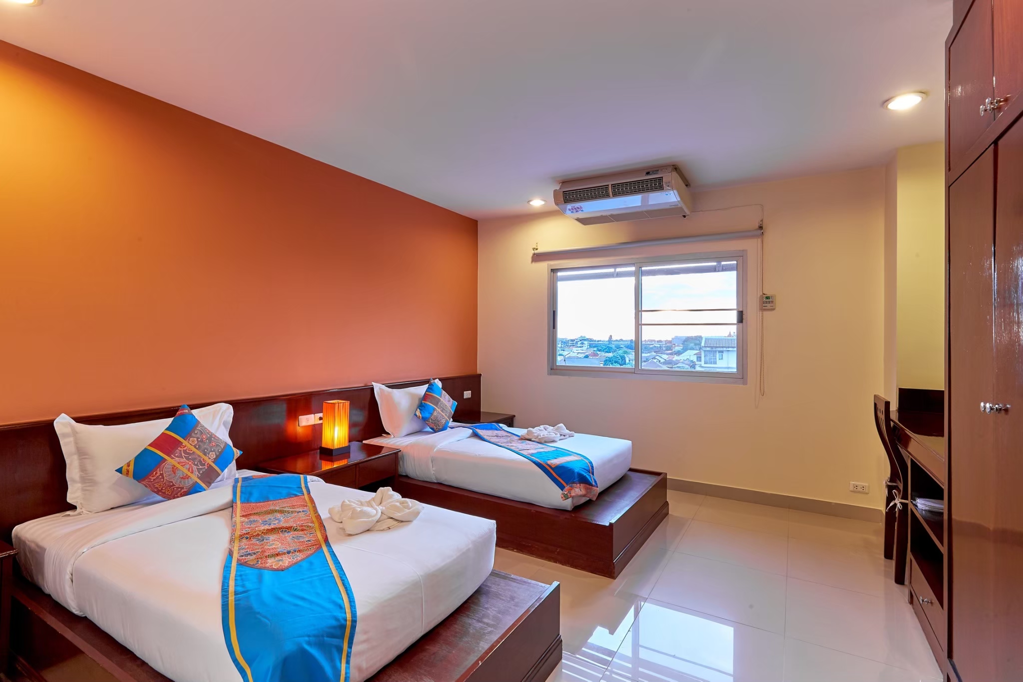 LINE_ALBUM_1 Bedroom Twins_250409_3